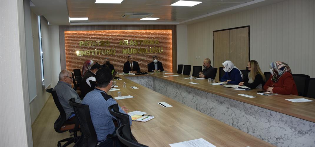RESEARCH COMMITTEE MEETINGS HELD AT POTATO RESEARCH INSTITUTE.